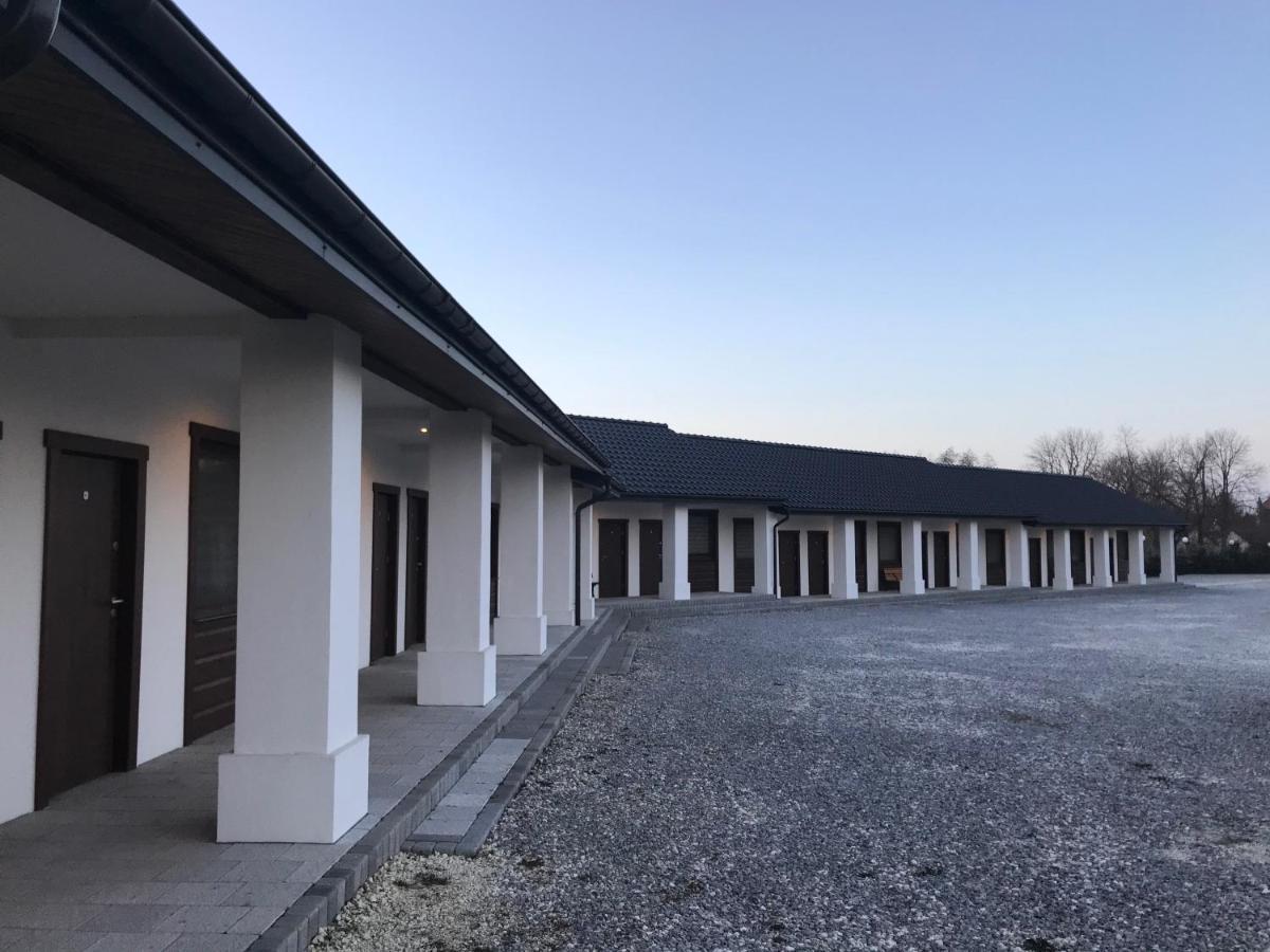 Gosciniec Krepa Hotel Lipsko Exterior photo